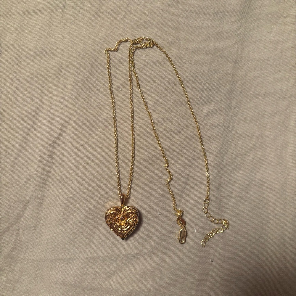 Elegant Gold Heart Rose Locket Necklace